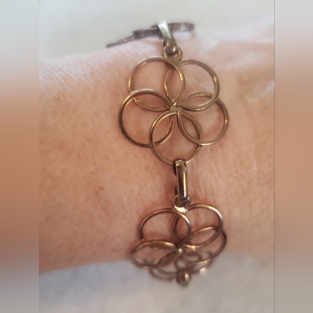 Interlocking Circle/Flower Bracelet - image 1